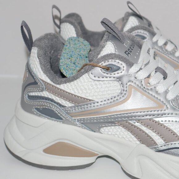 NEW Reebok Leather Charge Athletic UNISEX Sneakers Silver/White/Multi - Picture 4 of 7